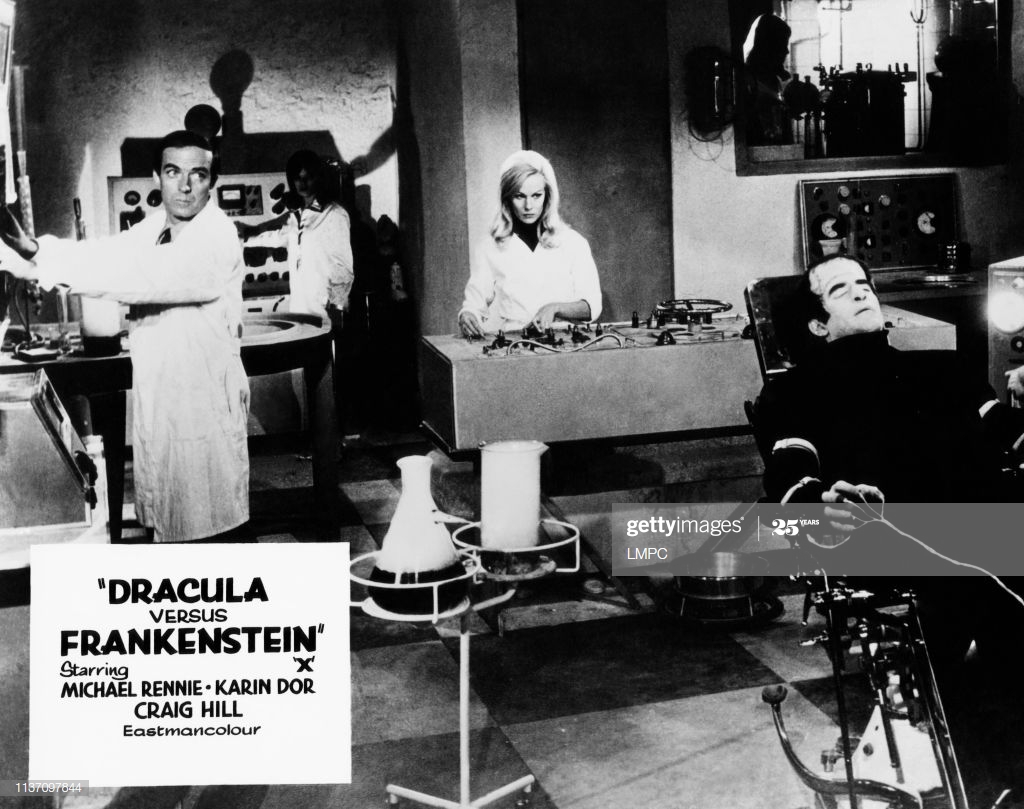 Dracula contre Frankenstein : un duel absurde et aberrant 